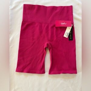 NWT. Ryka Seamless Pink Bike Shorts. Size small.